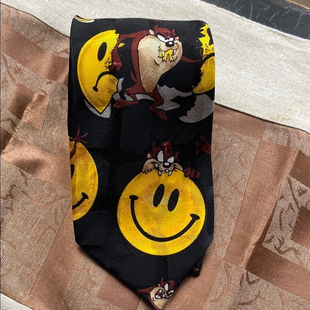 Vintage Looney Tunes Mania 1996 Silk Taz Tazmanian Devil Fun Smiley Face Necktie
